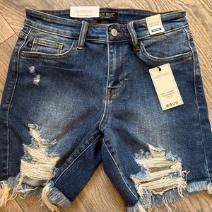 Judy Blue Midrise distressed shorts, small NWT